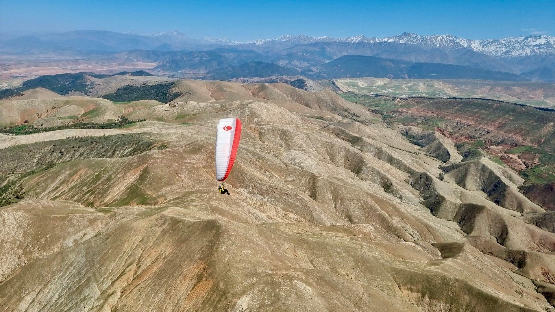 Parapente dans les Montagnes de l'Atlas